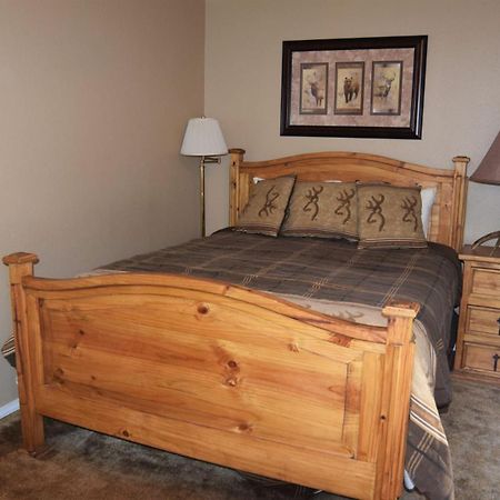Claim Jumper Townhouse 16 - On The River - Across From The Fishing Ponds - In Town - Near The Ski Area - Fireplace - Wifi - Sate Ред-Ривер Экстерьер фото
