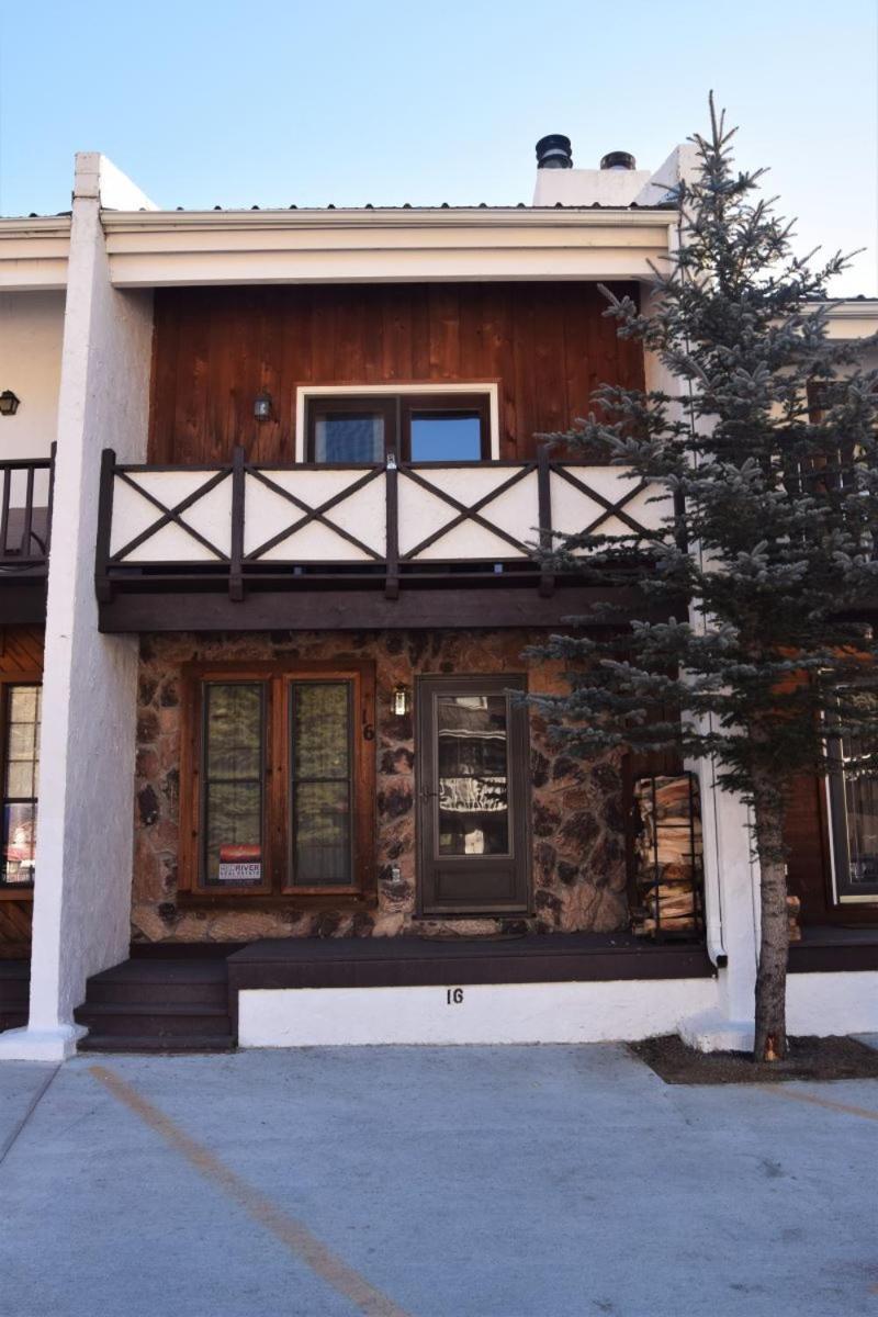 Claim Jumper Townhouse 16 - On The River - Across From The Fishing Ponds - In Town - Near The Ski Area - Fireplace - Wifi - Sate Ред-Ривер Экстерьер фото