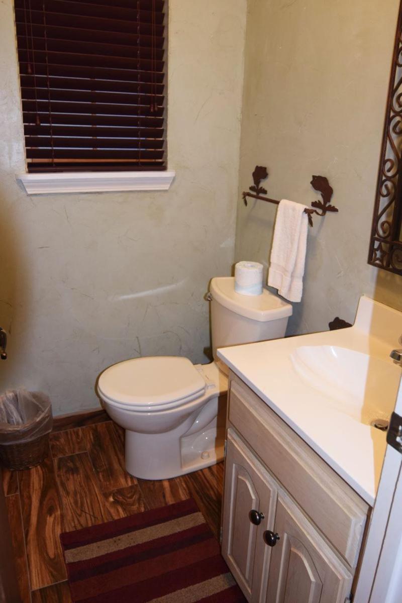 Claim Jumper Townhouse 16 - On The River - Across From The Fishing Ponds - In Town - Near The Ski Area - Fireplace - Wifi - Sate Ред-Ривер Экстерьер фото