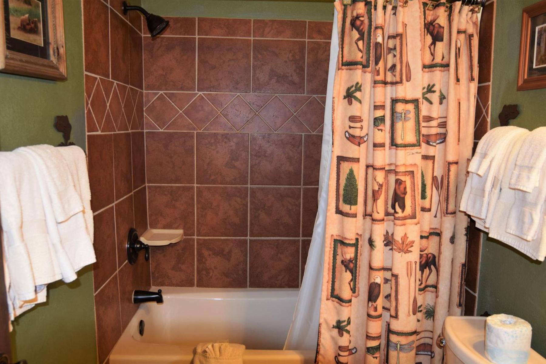Claim Jumper Townhouse 16 - On The River - Across From The Fishing Ponds - In Town - Near The Ski Area - Fireplace - Wifi - Sate Ред-Ривер Экстерьер фото