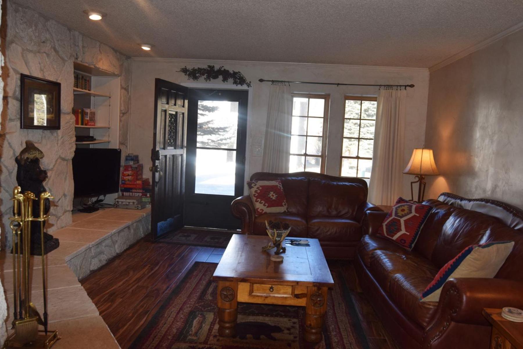 Claim Jumper Townhouse 16 - On The River - Across From The Fishing Ponds - In Town - Near The Ski Area - Fireplace - Wifi - Sate Ред-Ривер Экстерьер фото