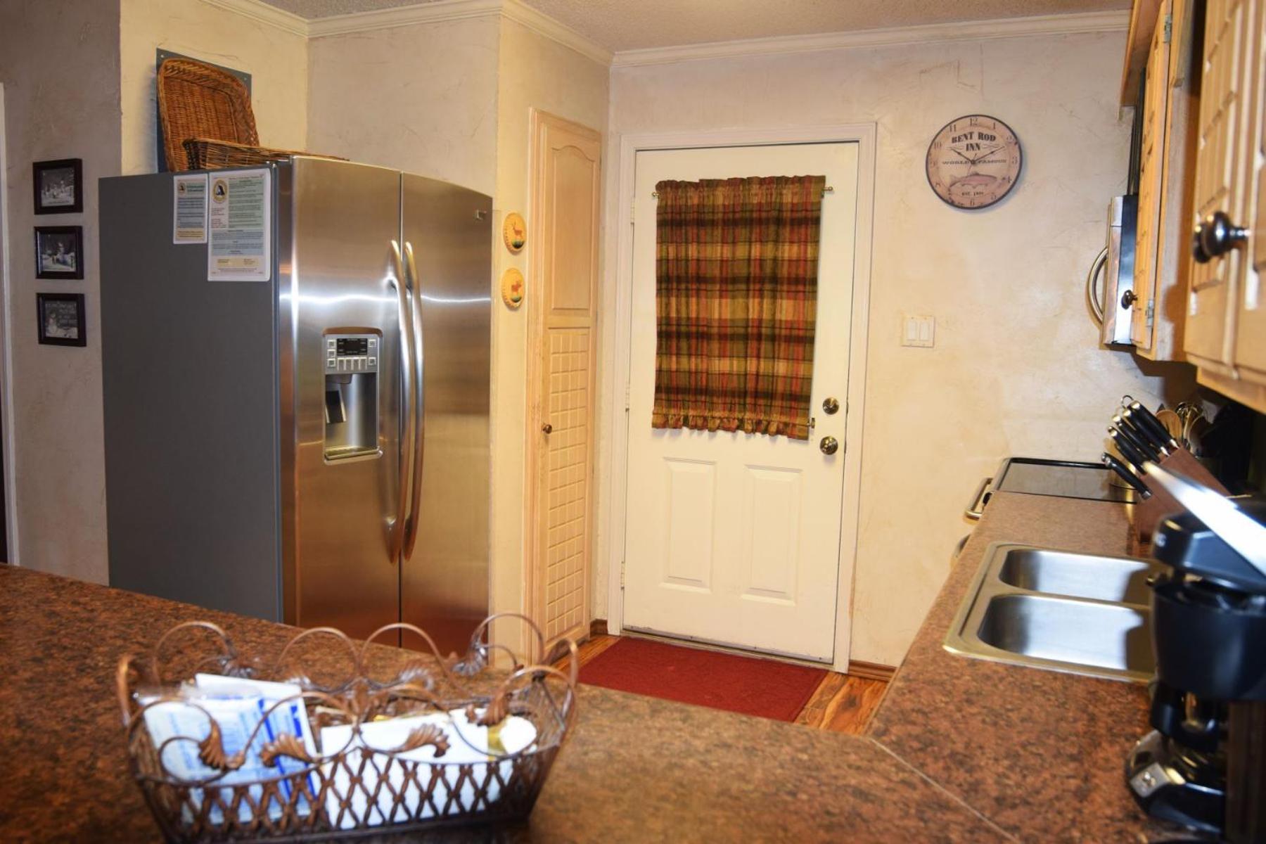 Claim Jumper Townhouse 16 - On The River - Across From The Fishing Ponds - In Town - Near The Ski Area - Fireplace - Wifi - Sate Ред-Ривер Экстерьер фото